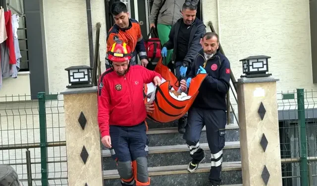 Yaşlı Kadın Evde Bitkin Bulundu