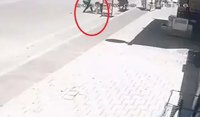 2 Yaşındaki Çocuğa Sokak Ortasında Tekmeli Saldırı