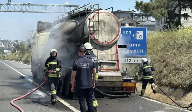 Seyir Halindeki Beton Yüklü Kamyon Alev Aldı