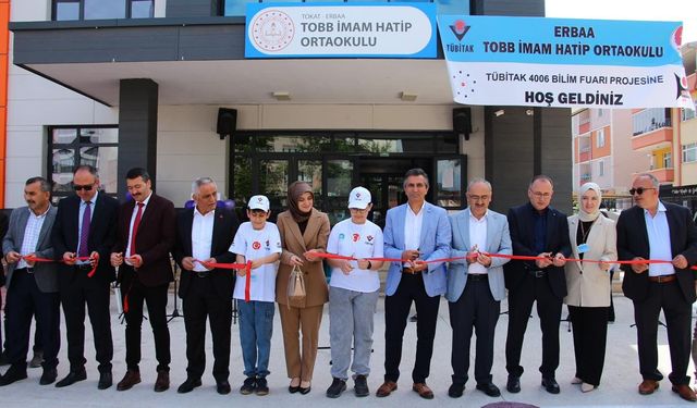 Erbaa'da TOBB İmam Hatip Ortaokulunda Bilim Şenliği: TÜBİTAK 4006 Fuarı Açıldı