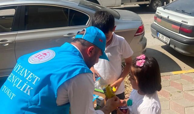 Tokat İl Müftülüğünden LGS Adaylarına Anlamlı Destek: Mobil Araçla Moral İkramı