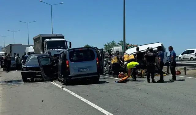 Karadeniz Sahil Yolu'nda 'Ters Yön' Kazası; 2 Ölü, 3 Yaralı