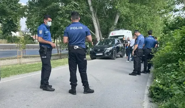 Sakarya’da Park Halindeki Otomobilde Erkek Cesedi Bulundu