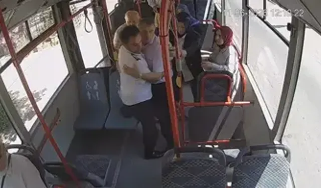 Otobüste Fenalaşan Yolcusunu Güzergahını Değiştirip Hastaneye Yetiştirdi