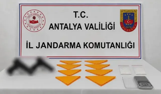 İkameti Ve Aracında Uyuşturucu Ele Geçirildi