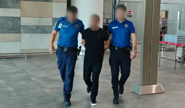 Firari Hükümlü Havalimanında Yakalandı