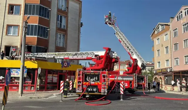 Apartman Dairesindeki Yangın Büyümeden Söndürüldü
