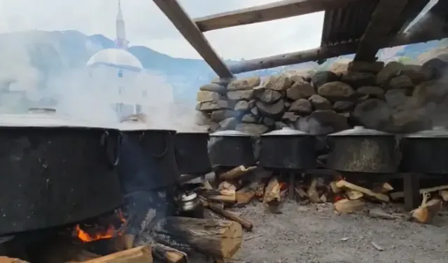Afetlerden Korunma Niyetiyle Asırlık Kurban Geleneğini Yaşatıyorlar