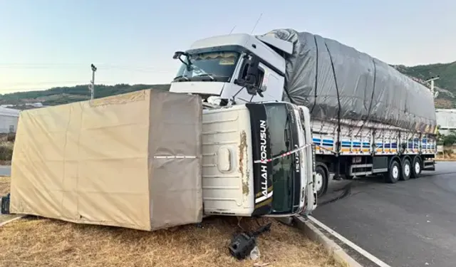 TIR İle Kamyonet Çarpıştı: 1 Yaralı