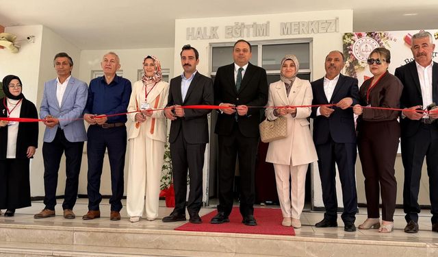 Halk Eğitimi Merkezi'nden Göz Kamaştıran Sergi: El Emeği Eserler Görücüye Çıktı