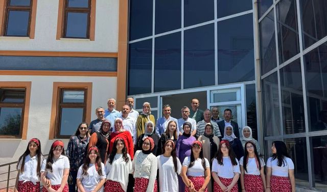 Erbaa Halk Eğitimi ve Karayaka Belediyesi İş Birliğiyle Sergi Açılışı Gerçekleşti