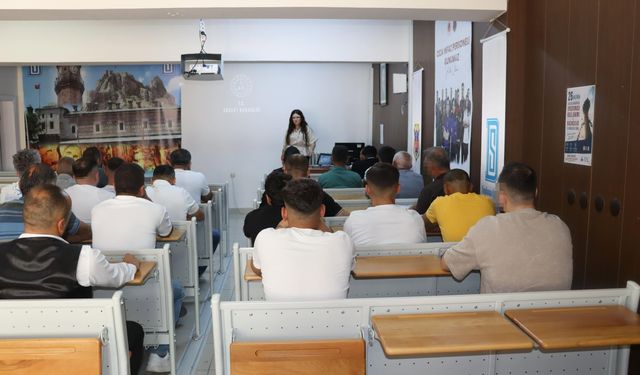 Tokat Denetimli Serbestlik Müdürlüğü'nden Yükümlülere "Kişi Hakkı" Semineri