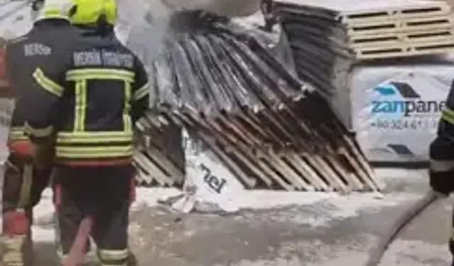 Tarsus'ta Sanayi Sitesinde Depo Yangını