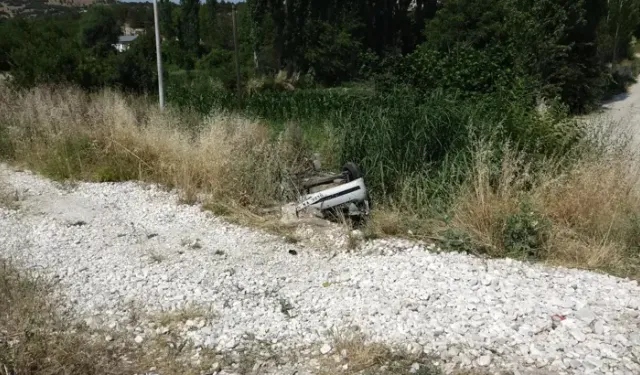 2 Kardeş Cenazeye Gelirken Kazada Yaralandı