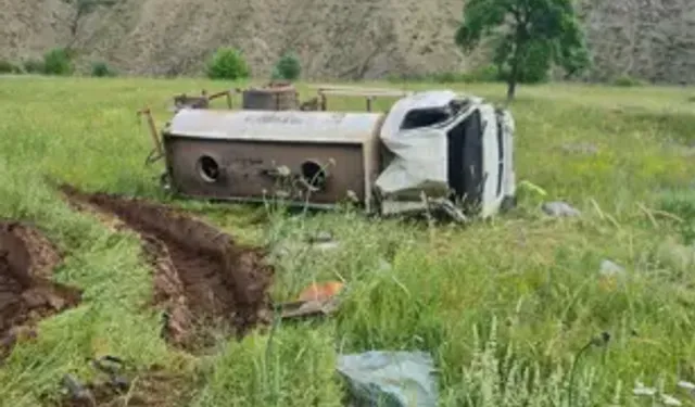 Su Tankerinin Şarampole Devrildiği Kazada; 1 Ölü, 1 Ağır Yaralı