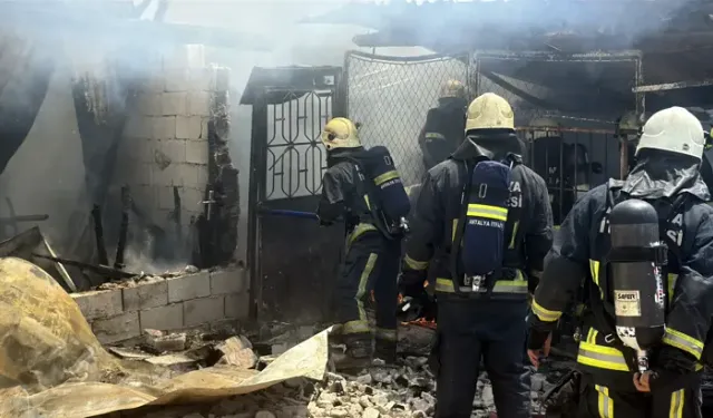 İnşaat Malzemelerinin Bulunduğu Depoda Yangın