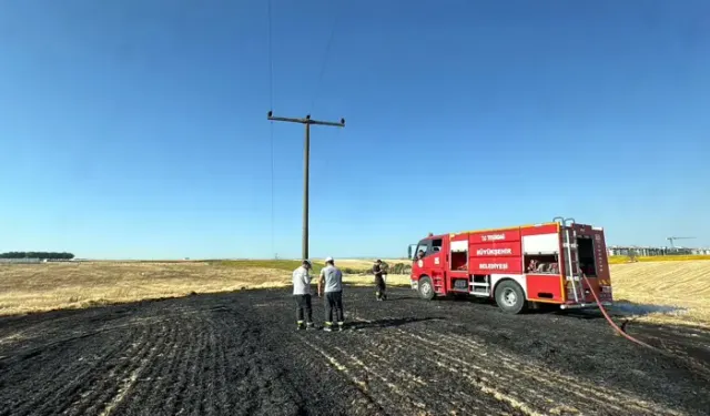 Elektrik Tellerinden Sıçrayan Kıvılcımdan Çıkan Yangında 5 Dekar Buğday Zarar Gördü