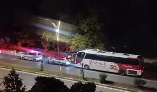 Polis Aracına Çarpan Yolcu Otobüsünün Şoförü Alkollü Çıktı