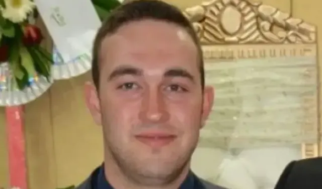 Şehit Polis Memuru Oğlunun Mezar Taşını Öpüp, Dua Etti