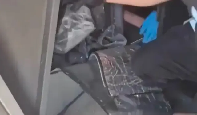 Yolcu Otobüsündeki Gizli Bölmede 120 Ruhsatsız Silah Ele Geçirildi