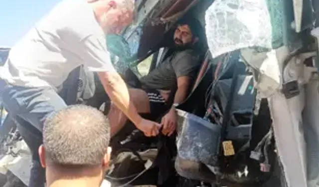 TIR'lar Çarpıştı: 1 Yaralı