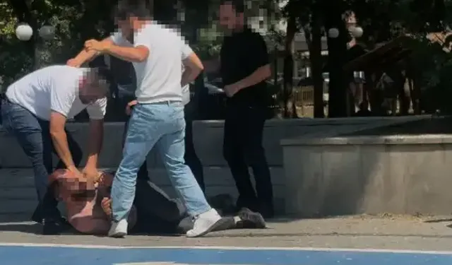Tartıştıkları Kişiyi Döven 4 Kişi Gözaltına Alındı; Olay Kamerada