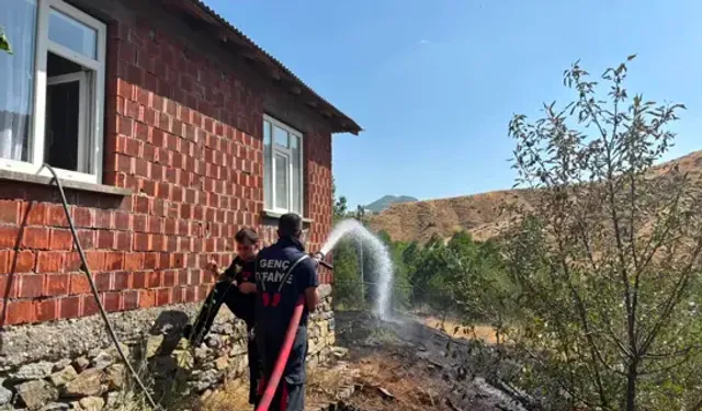 Bingöl’de Örtü Yangını Söndürüldü