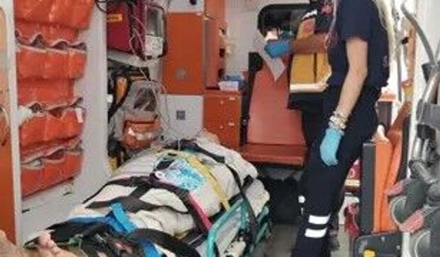 Teknede Yaralanan Amerikalı Turist, Deniz Ambulansı İle Hastaneye Kaldırıldı