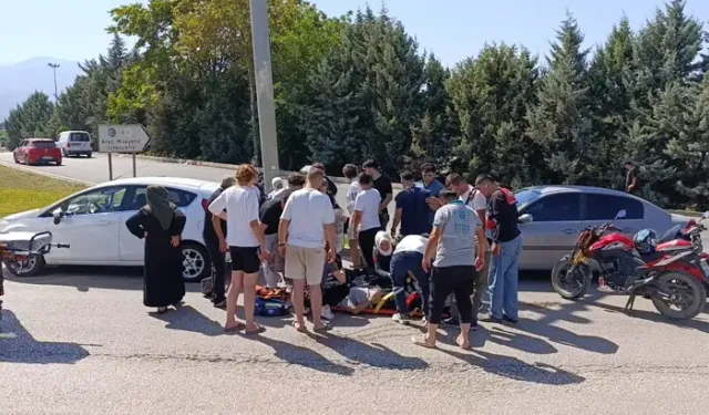 Otomobille Çarpışan Motosiklet Sürücüsü Ağır Yaralandı