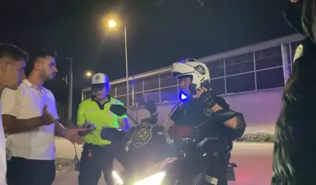 Ehliyetsiz Ve Alkollü Çıktı; Ruhsat Sahibi İkizinin De ‘Alkol’den Ehliyetine El Konulmuş