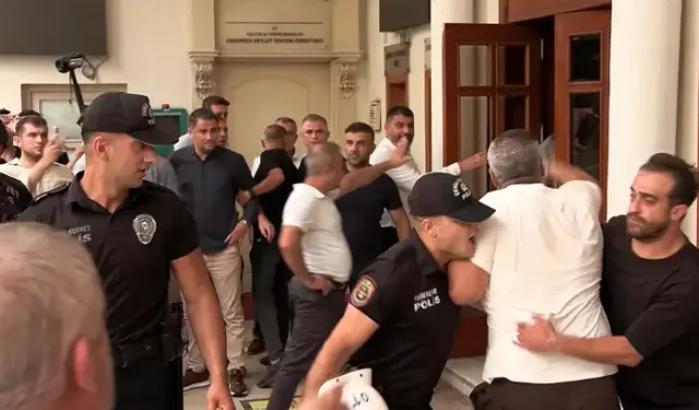 Adana'da Servisçilerden Plaka İhalesine Tepki: Arbede Çıktı