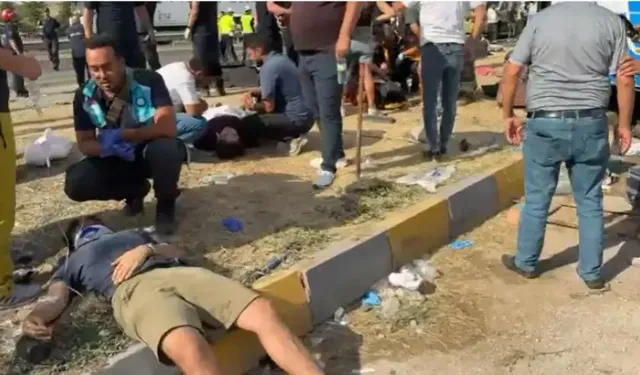 Ankara'da Midibüs İle Kamyon Çarpıştı; 1 Ölü, 16 Yaralı