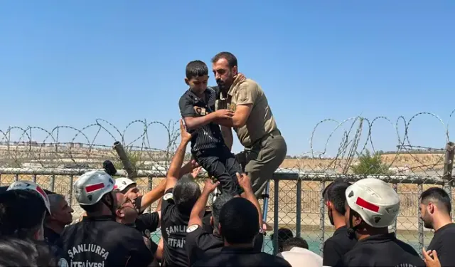 Kanalda Boğulma Tehlikesi Geçiren 2 Çocuğu, Valinin Korumaları Kurtardı