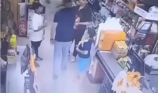Ümraniye’de Markette Paketleri Yırtan Çocuğu Uyardı, Ağabeyi Gelip Darbetti