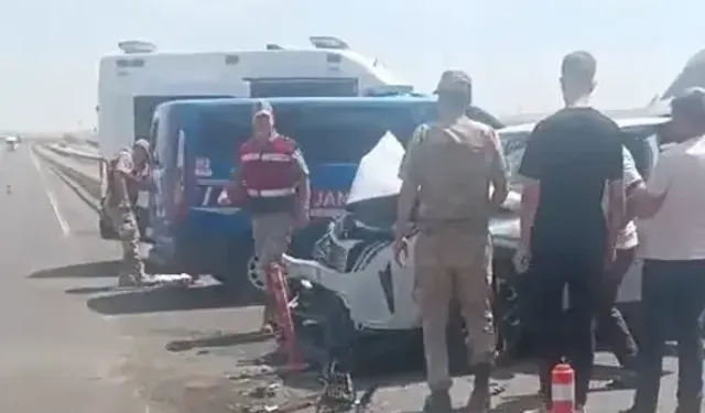Diyarbakır’da TIR İle Otomobil Çarpıştı: 1’i Ağır, 4 Yaralı