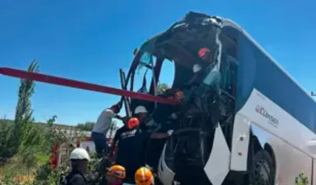 Diyarbakır’da Otobüs Şarampole Devrildi: 2 Yaralı