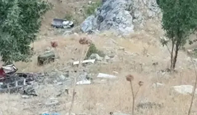 Kamyonet Uçuruma Yuvarlandı; Sürücü Atlayarak Kurtuldu