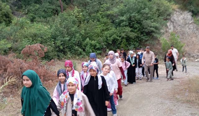 Niksar’da Çocuklar Doğayla İç İçe Kur’an Öğreniyor