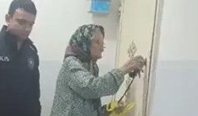 Yolunu Kaybeden 76 Yaşındaki Kadını Polis Evine Ulaştırdı