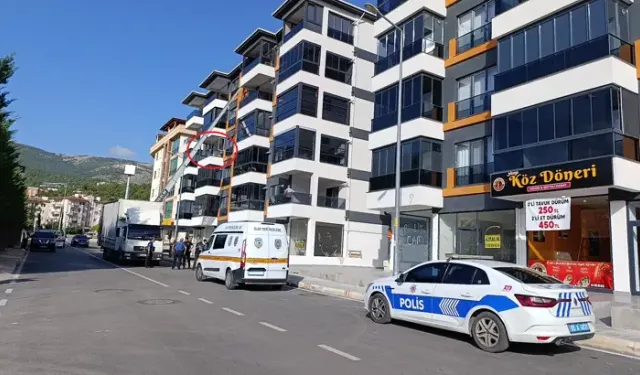 3'üncü Kattan Düşen 3 Yaşındaki Çocuk Ağır Yaralandı