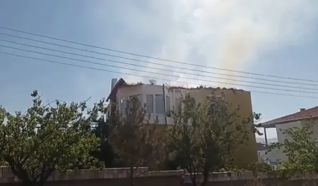 Kırıkkale’de 2 Katlı Evin Çatısı Yandı