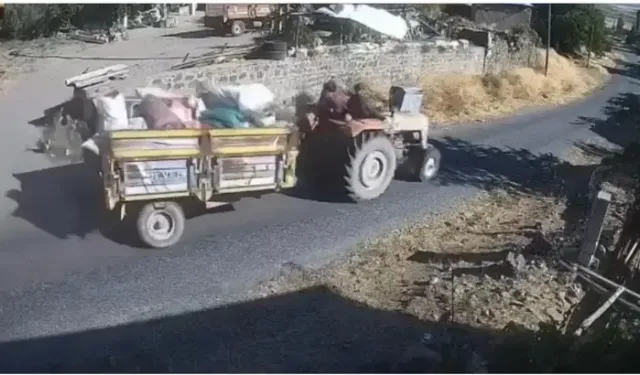 Traktörün Devrildiği Kaza Kamerada; 3 Yaralı