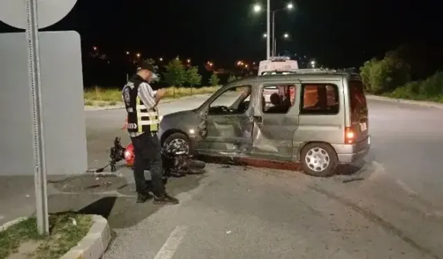 Çorum’da Otomobil İle Motosiklet Çarpıştı: 3 Yaralı