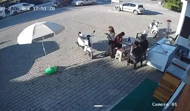 Kamyonetle Çarpışan Otomobil Takla Attı