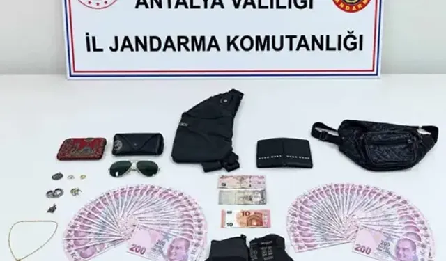 Araçtan Hırsızlık Şüphelileri Yakalandı: 2 Tutuklu