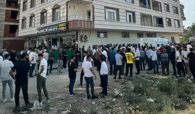 Eşi Ve 2 Çocuğunu Öldürüp, İntihar Etti