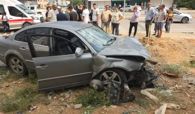 Kozan'da Otomobiller Çarpıştı: 4 Yaralı