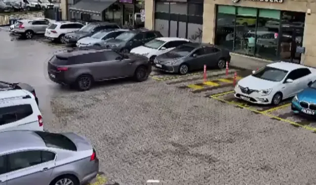 Çekmeköy’de Sürücü Fren Yerine Gaza Bastı; Cip Çarptığı Otomobille Kafeye Girdi
