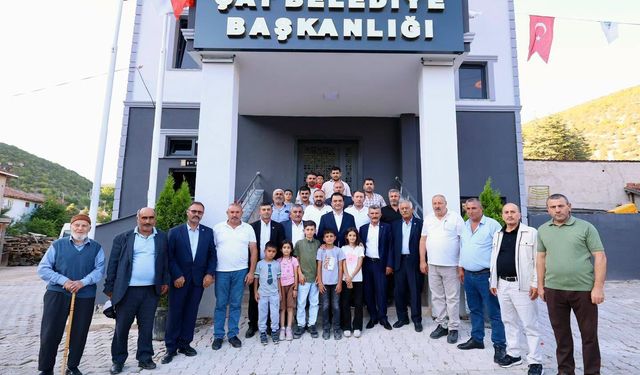 Vali Abdullah Köklü’den Çat Beldesi’ne Ziyaret: Yeni Hizmet Binası ve Yatırımlar Yerinde İncelendi