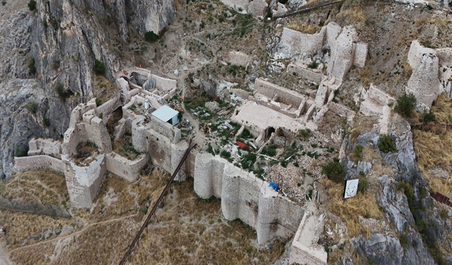 Tokat Kalesi Restorasyonunda Yüzde 40 İlerleme Sağlandı: Kazı Çalışmaları Sürüyor
